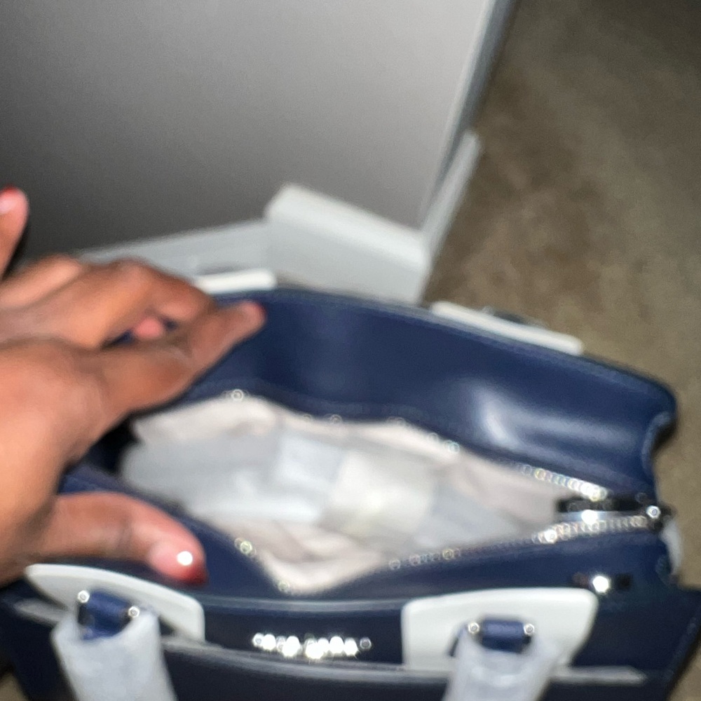 Kate Spade Navy bag - Picture 3 of 4